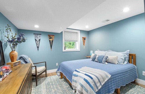Le Claire House | CHARMING GETAWAY JUST 1 BLOCK FROM DOWNTOWN LECLAIRE IOWA