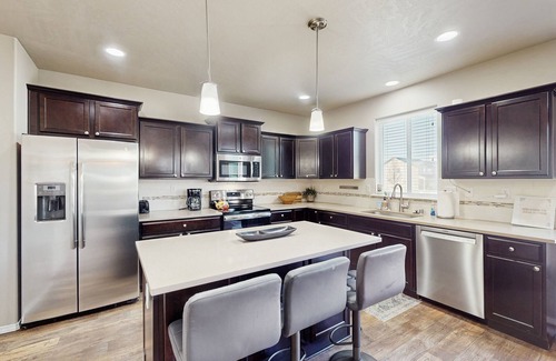 Walla Walla House | Charming Getaway Retreat Near College Place with gas fireplace