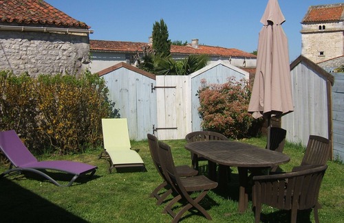 Soubise House | Charming gite, central to Charente Maritime, pets welcome