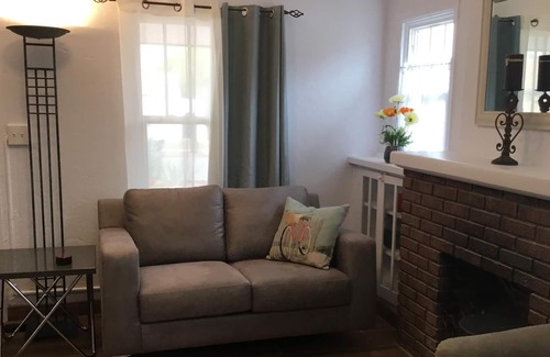 Blenman-Elm House | CHARMING GREAT CENTRAL LOCATION FULLY RENOVATED