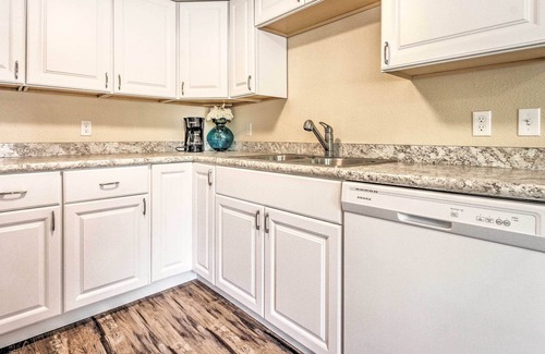 Great Falls Cottage | Charming Great Falls Cottage~2 Mi to Downtown