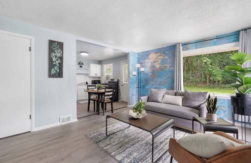 Peoria Apartment | Charming Greenwood Lodge-2: Fenced Yard & Drive-In Garage!