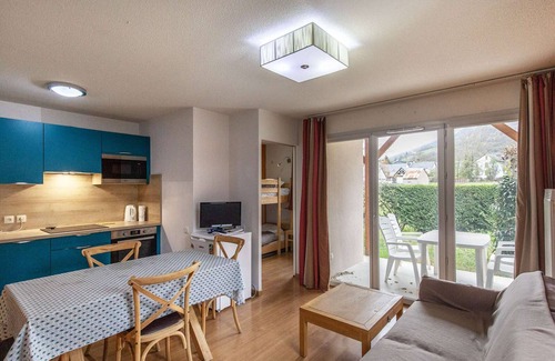 Esterre Apartment | Charming Ground Floor Apartment with Garden, 2BR, Pool & Sauna Access, Luz-Saint-Sauveur
