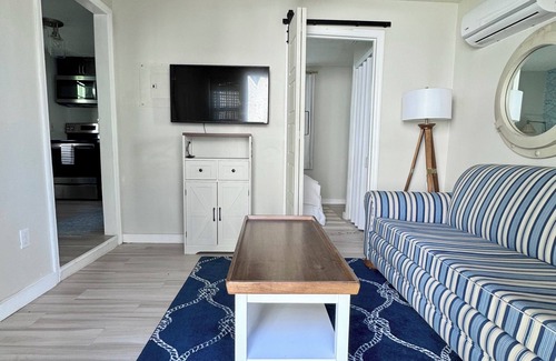 Midtown Apartment | Charming Guest House in Midtown with Kitchen, Washer/Dryer, AC, and more!