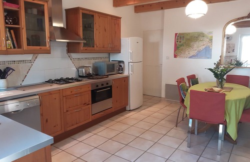 Le Pouget Apartment | Charming half-villa W pool, near Montpellier, Pezenas & coast.