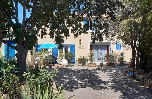 Le Pouget Apartment | Charming half-villa W pool, near Montpellier, Pezenas & coast.