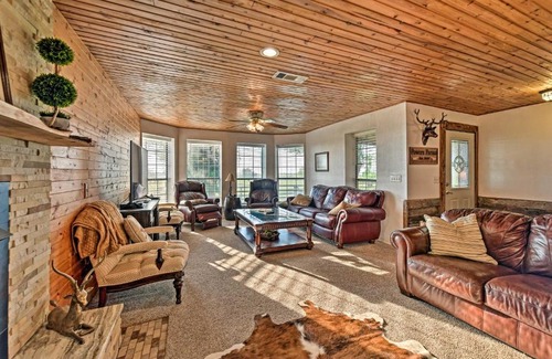 Energy House | Charming Hamilton Farmhouse with Country Views!