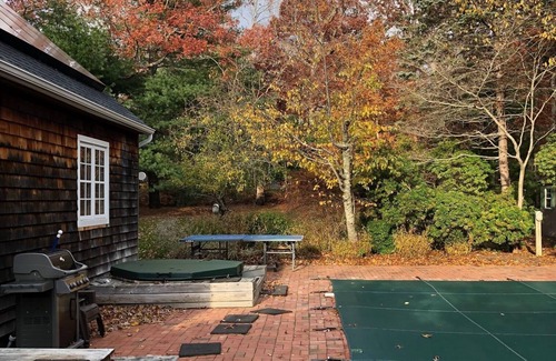 Northwest Harbor Cottage | Charming Hamptons Cape Cod - Pool, Hot Tub, Close to Harbor/Bay Beaches