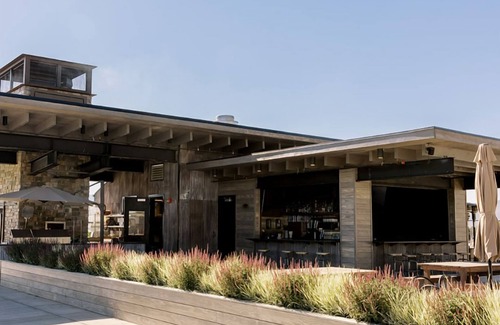 Midway Hotel | Charming Haven w/Resort Access & Majestic Outdoors - Your Perfect Getaway!