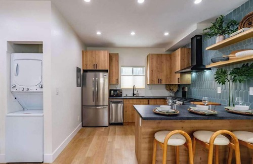 Hillcrest Apartment | Charming Hillcrest Retreat