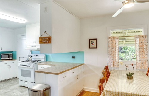 Hilo House | Charming Historic Hilo House – Minutes to Beach!