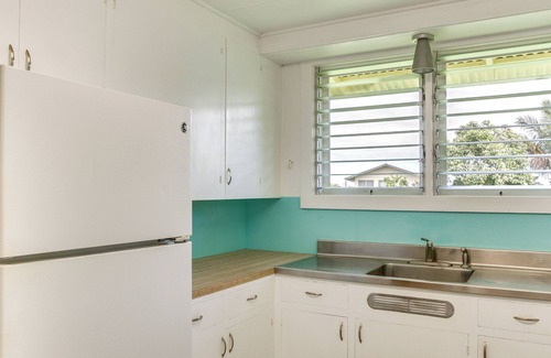 Hilo House | Charming Historic Hilo House – Minutes to Beach!