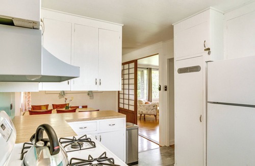 Hilo House | Charming Historic Hilo House – Minutes to Beach!