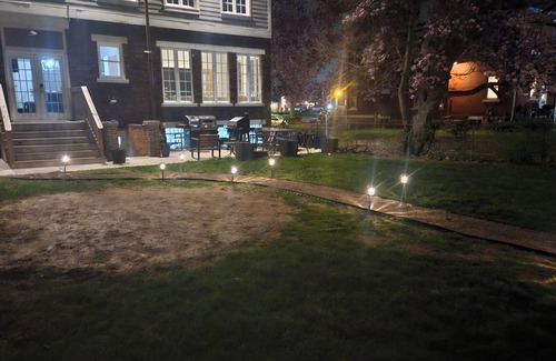 Near East Columbus House | Charming Historic Retreat in the heart of Old Town East - Walk to Downtown.