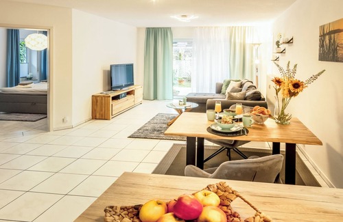 Gaienhofen Apartment | Charming holiday flat with garden 2 minutes from the lake