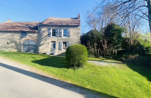 Saint-Domet House | Charming Holiday Home 'La Vie Verte'
