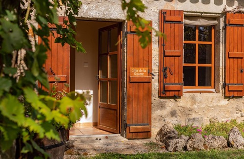Nerac House | Charming holiday house for 6 "La Source" - Wild nature & pool. 30 min from Agen