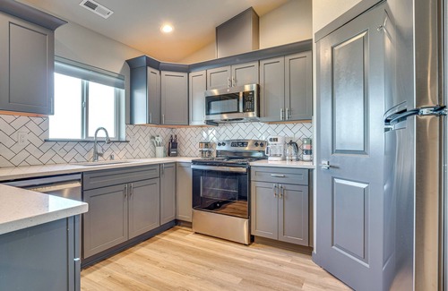 Moses Lake House | Charming Home ~ Half-Mi to Potholes State Park