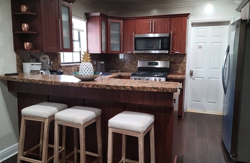 Seybold House | Charming Home Heart Of Miami! Sleeps 9 Close To Miami Airport & Attractions