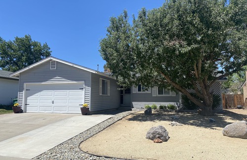 Sparks House | Charming Home in Sparks NV with Beautiful Yard