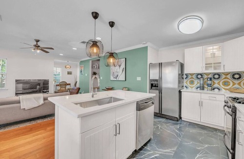 Galindo House | Charming Home in the Heart of Downtown Austin!