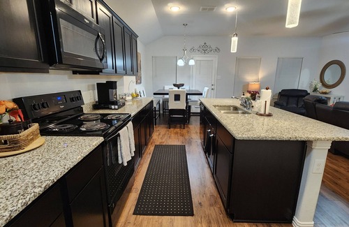Fort Worth House | Charming home just minutes from Fort Worth Downtown, Stockyards & TCU