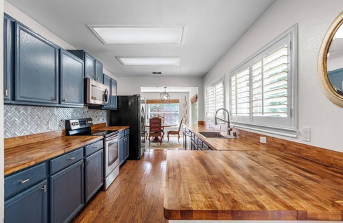 Corinth House | Charming home w/Backyard Oasis Near Denton Square