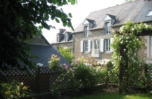 Pleudihen-sur-Rance House | Charming house (18th century) in a fishermen's hamlet by the Rance River