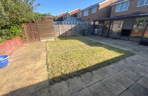 Dunstable House | Charming Houghton Regis House With 4 Bedrooms