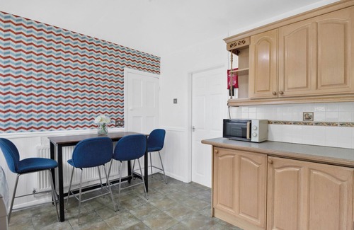 Smethwick House | Charming house close to city centre with 6 beds, 2 baths,free parking,EV charger