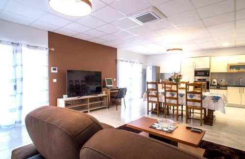 Leiria House | Charming house in Boa Vista with private pool