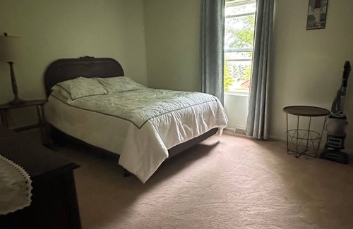 Northport House | Charming house in Northport close to beaches, Wineries, town, trails