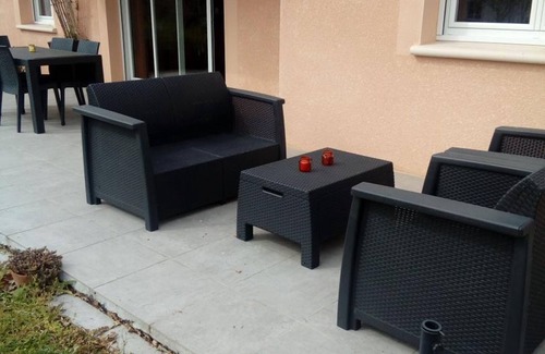 Champcevinel Cottage | Charming House near Périgueux with WiFi, Enclosed Garden, and Baby Equipment