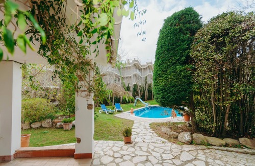 Palamos Ski Chalet | Charming House One Minute from the Sea in Palamós 🌊🌿