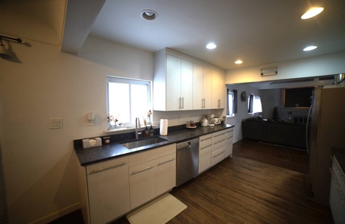 St. Clair Shores House | CHARMING HOUSE ON THE NAUTICAL MILE