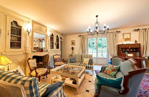 Cluny House | Charming house with garden – Cluny Downtown