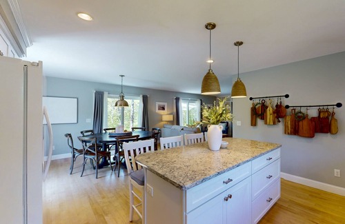 Chatham House | Charming house with patio, Washer/Dryer, & central location