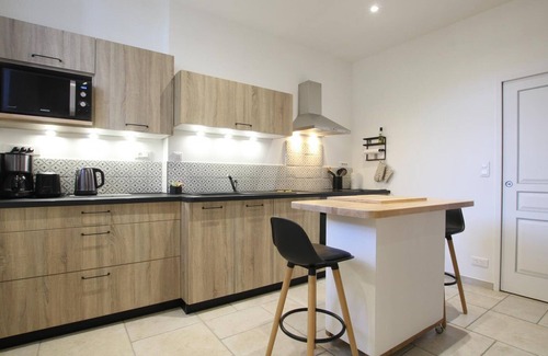 Le Tanu Cottage | Charming house with private garden, BBQ, parking