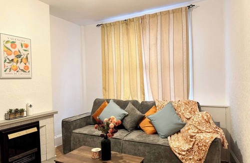 Doncaster House | Charming house with WiFi in delightful Doncaster