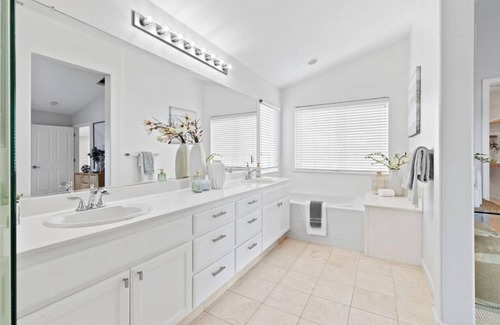East Palo Alto House | Charming house with WiFi, fitness room, AC in perfect Palo Alto