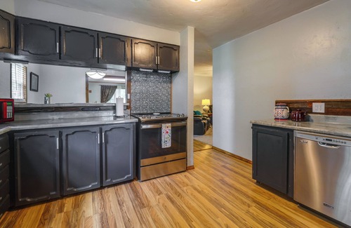 Newkirk House | Charming Kaw Lake Country Home w/Game Room!