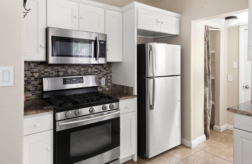 South Laguna House | CHARMING Laguna Beach 3BR/1BA Cottage & Casita/1BA, Close to 1000 Steps Beach