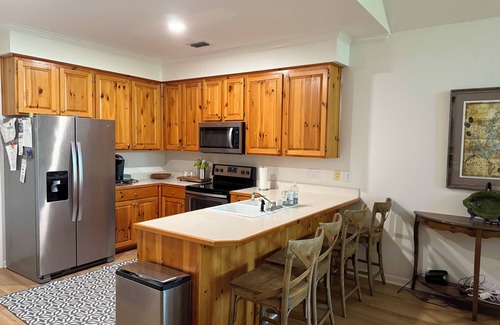 Little Kowaliga Cabin | Charming lake cabin on beautiful Lake Martin - 6 bedrooms, sleeps 17