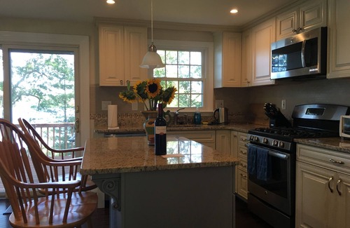 Mashpee House | Charming lake front colonial house in Mashpee Cape Cod