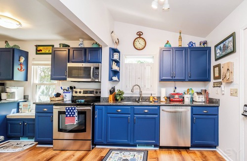 Cedar Lake House | Charming Lake House, Lake View, Private Pier, Bugaboo Bar and Water Sports!