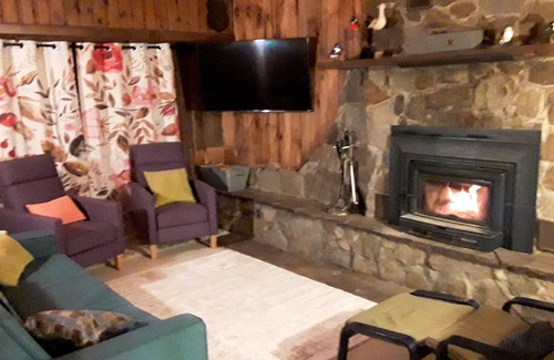 Wilmington Ski Chalet | Charming Lake Raponda area 4-bedroom chalet. Only 20 minutes from Mount Snow.