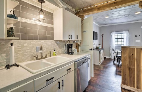 Apache Shores Cottage | Charming Lake Travis Cottage - 21 Mi to Downtown