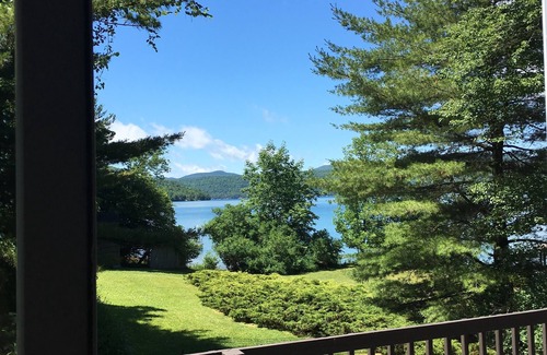 North Lake George Cabin | Charming Lakefront Cottage - Northern Lake George