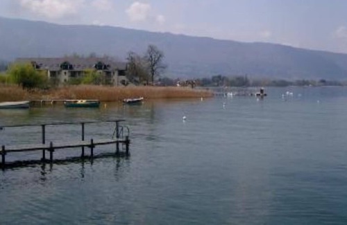 Duingt Apartment | Charming lakeside apartment with private beach ANNECY