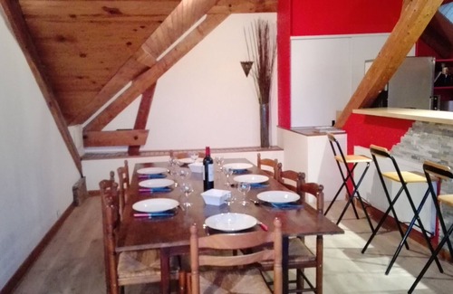 Duingt Apartment | Charming lakeside apartment with private beach ANNECY
